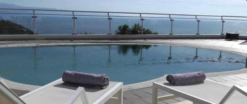 Ricadi Villa | Luxury Villa with Pool and Garden