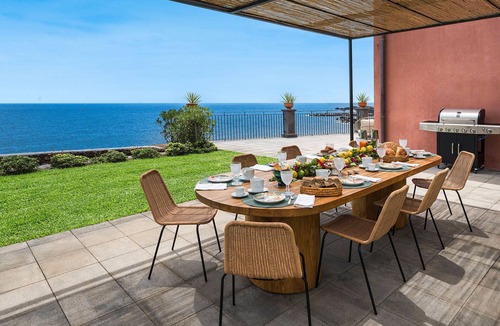 Pozzillo Villa | Luxury villa with pool and direct access to the sea, Pozzillo