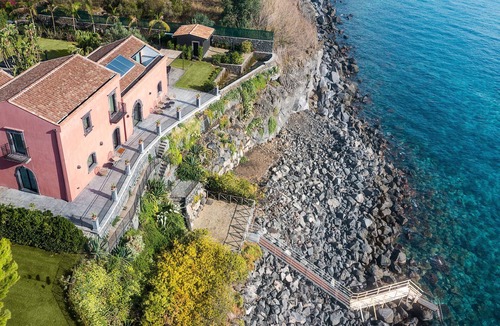 Pozzillo Villa | Luxury villa with pool and direct access to the sea, Pozzillo