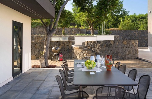 Mascali Villa | luxury villa with swimming pool in Mascali