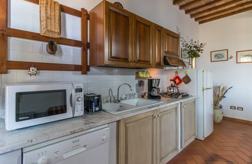 Casamaggiore Apartment | Madone 3, apartment in agriturismo. Pool, WiFi, tennis