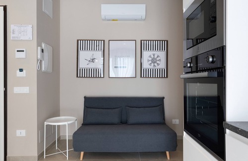 Santa Flavia Apartment | 'Maestrale' Apartment with Balcony, Wi-Fi and Air Conditioning