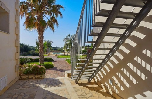 Ragusa Villa | Magnificent Villa Nestled in Greenery