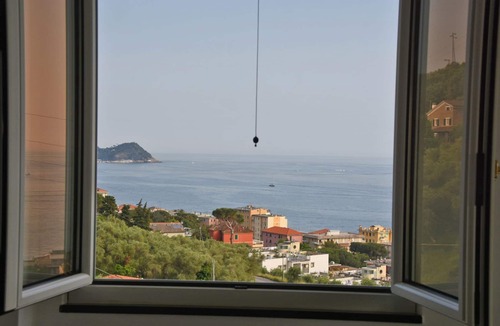 Cavi Villa | Maiso house nestled between the sea and olive trees