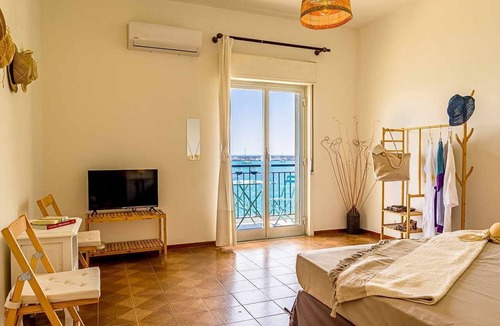 Giardini Naxos Apartment | Mari Sea Home-Tirrenia Room