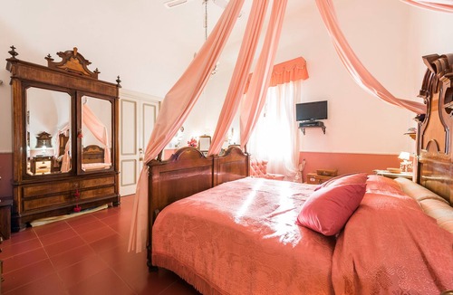 Leni Bed & Breakfast | Mariella Room in Salina B&B Villa Pittorino