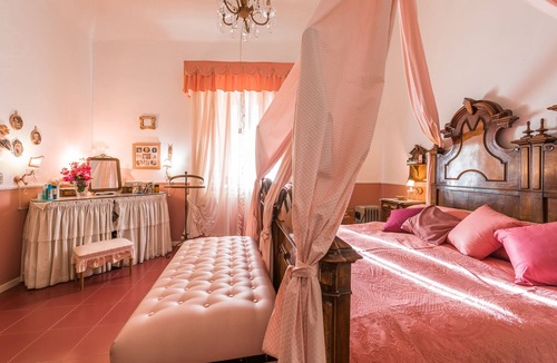 Leni Bed & Breakfast | Mariella Room in Salina B&B Villa Pittorino