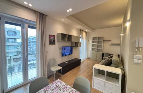 Tiche House | Mascarata