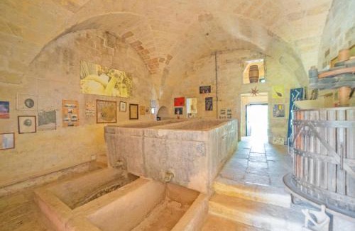 San Donato di Lecce Villa | Masseria Le Palmentelle Pool And Garden - Happy Rentals