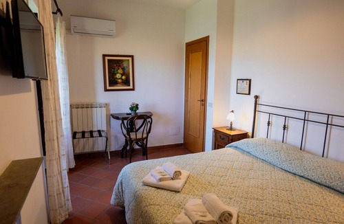 Nicosia House | Matrimoniale con Bagno Privato in Camera