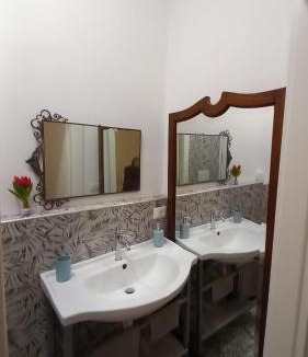 Noicattaro House | Matrimoniale francese con bagno privato