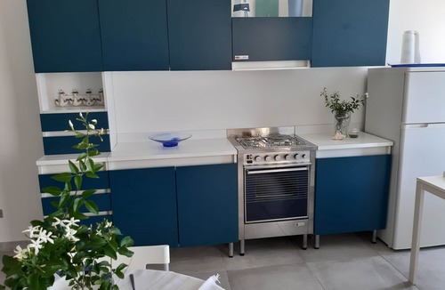 Cava dʼAliga Apartment | MAVI apartment 2 MIN WALKING DISTAN from the SEA, terrace with sea view.IDROMASS