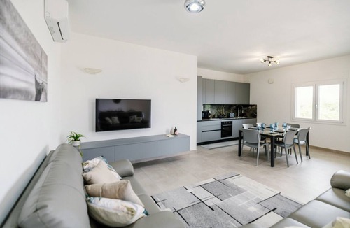 Marina di Davoli Apartment | Medea, apartment in a villa near Soverato, Ionian Coast of Calabria—open year-round