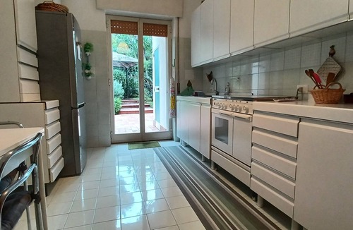 Lacco Ameno Apartment | Mediterranean garden