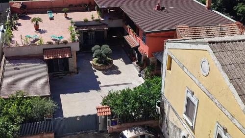 Sant'Egidio del Monte Albino Apartment | Midway House Italy Apartment