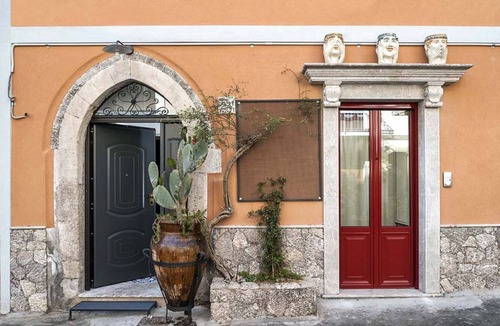 Taormina City Centre House | Miseria e Nobiltà