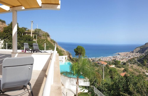 Cefalu House | mit Privatpool für 10 Personen in Cefalù, Sizilien by Interhome