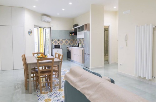 Sorrento Historic Centre Apartment | Modern Apartment with Terrace, Swimming Pool&Tennis