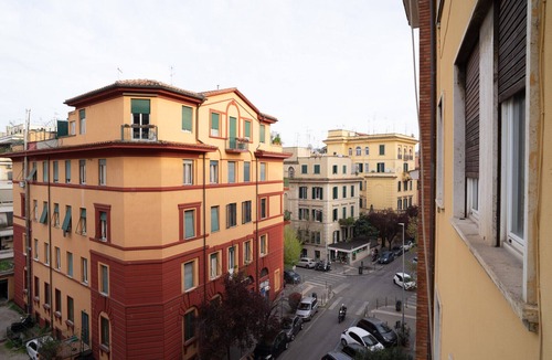 Universita Apartment | Modern One-Bedroom Apartment for 2, Just 10 Minutes from the Colosseum