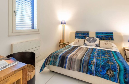 Syracuse Villa | Modern romantic villa near the sea