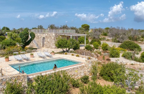 Salve Villa | Modern stone villa with pool and sea view