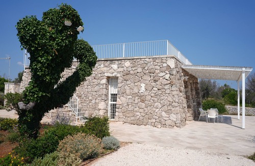 Salve Villa | Modern stone villa with pool and sea view