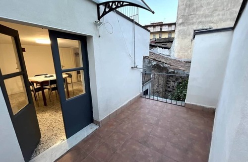 Gravina di Catania House | Modica House with a View of Mount Etna