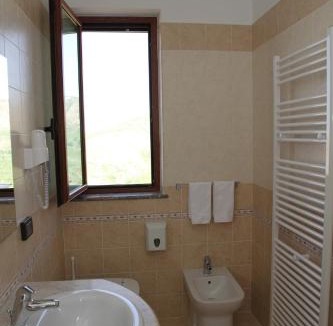 San Marco d'Alunzio Hotel | Monte San Giovanni-Nebrodi Rooms
