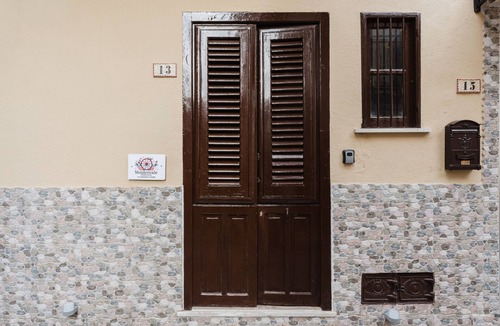 Monreale Apartment | Montereale Holiday House Apartment with Wi-Fi, Air Conditioning and Sauna on Request
