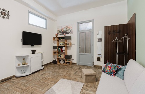 Monreale Apartment | Montereale Holiday House Apartment with Wi-Fi, Air Conditioning and Sauna on Request