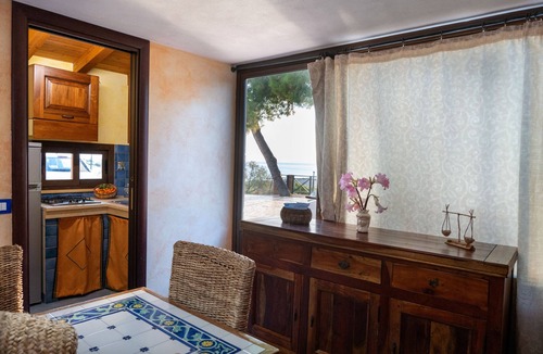 Sciacca House | Monterotondo Holiday Home for 4 - with Pool, Nature and Close to the Beach