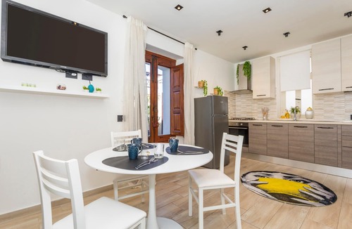 Macchia House | MSuite Etna Sicily – Elegant Apartment with Private Terrace between Etna, Taormina & Sea