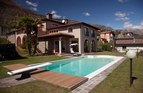 Pianello del Lario Villa | My Rental Homes - Villa Cremia with infrared sauna, Jacuzzi and lake view