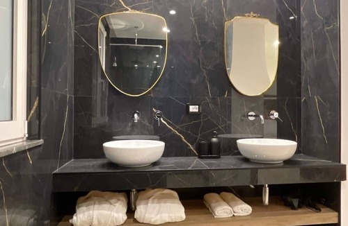 Villagonia House | Namuri Luxury Rooms