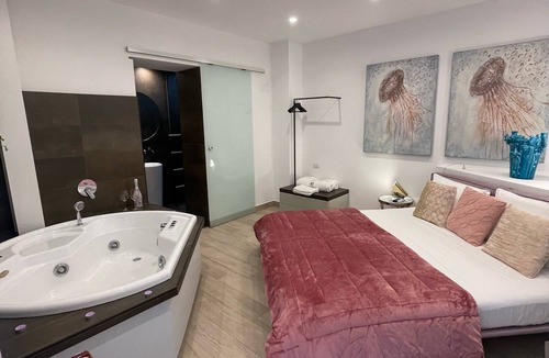Villagonia House | Namuri Luxury Rooms
