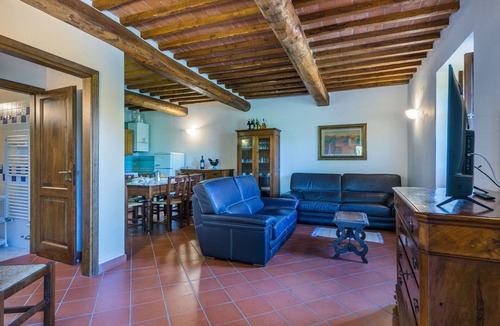 Castellina in Chianti Villa | Nice apartment in villa for 6 guests with WIFI, pool, A/C, TV, patio and panoramic view