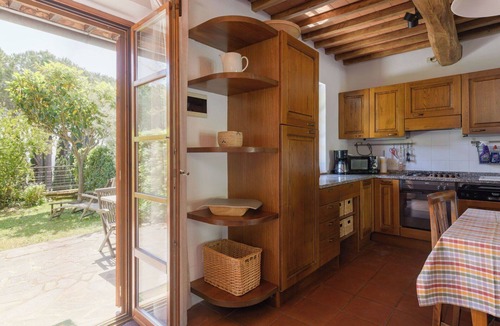 Giuncarico Apartment | Nice apartment for 4 people with WIFI, TV, patio, pets allowed and panoramic view