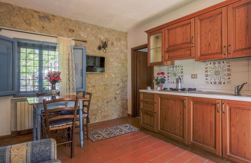 Monteriggioni Villa | Nice apartment in villa for 3 people with WIFI, pool, TV, patio and pets allowed