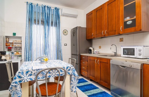 San Giorgio-Librino-San Giuseppe la Rena-Zia Lisa-Villaggio Sant'Agata Apartment | Nigido Holiday House Simona Apartment with Sea View, Wi-Fi and Air Conditioning