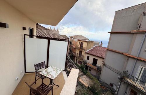 Castelmola Apartment | Nina Studio Apartment