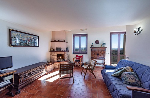 Foligno House | Nonna Isa's house in the middle of the countryside and close to art in Umbria.