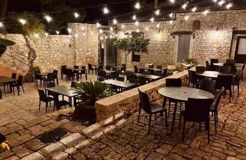 Monterosso Almo Cottage | Oak Cottage