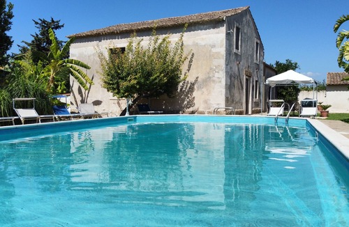 Arenella House | Oasis of peace and relaxation just 3 minutes from the beach.