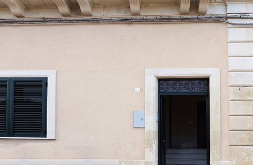 Diso Apartment | Oikia Vacanze - Diso Giulia. Palazzo antico in Piazza S. Oronzo a Diso.