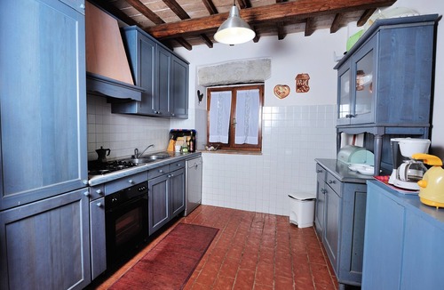 Monte Castello di Vibio Villa | Old stone farmhouse with tower and private swimming pool, in the countryside