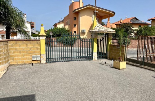 Oliveri House | Oliveri nuovo appartamento 5 posti letto più posto auto privato