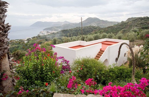 Lipari House | Olivetta – Vacation Home with Ocean View & Garden, Lipari (Aeolian Islands)