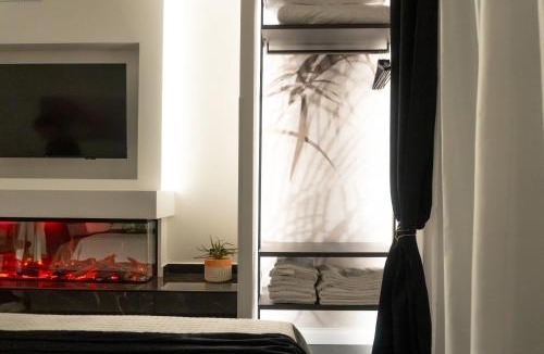 Centro Storico House | Palazzo Algaria Suites with Jacuzzi, Sauna & Turkish Bath