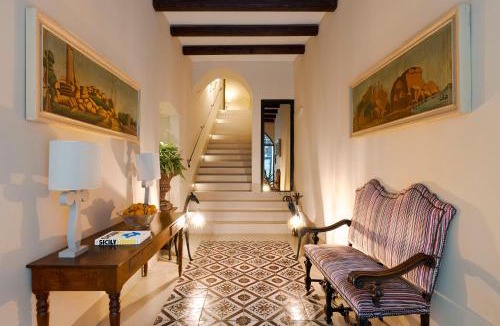 Albergheria House | Palazzo Arone dei Baroni di Valentino