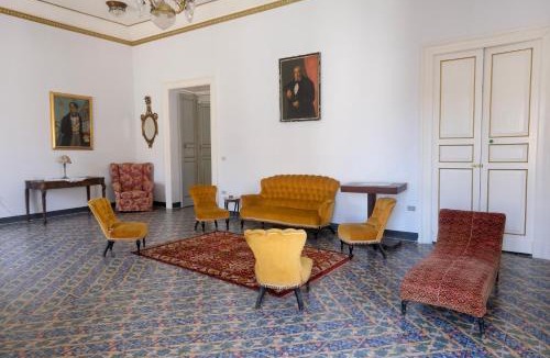Guardavalle Villa | Palazzo Falletti